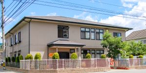 2階建ての施設外観