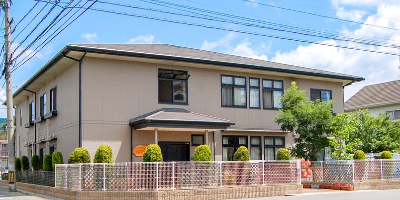 2階建ての施設外観