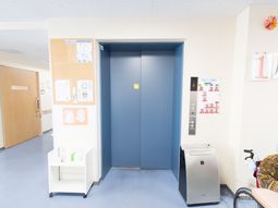 清潔なエレベーターホール