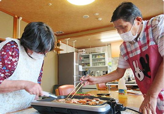 調理を楽しむシーン