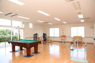 自然光が差し込む訓練室