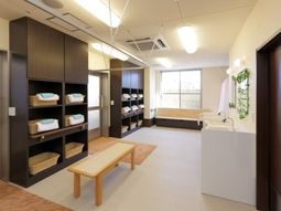 広々とした明るい居室