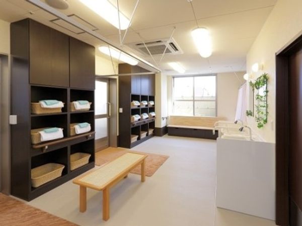 広々とした明るい居室