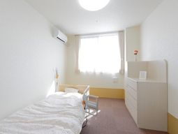 明るい居室の空間