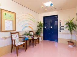 エレベーター前の待合スペース