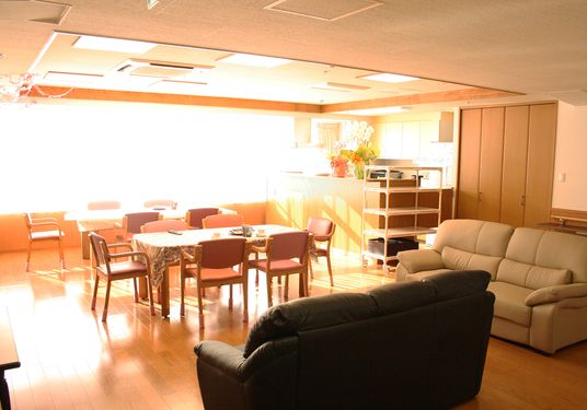 日差しが差し込む部屋