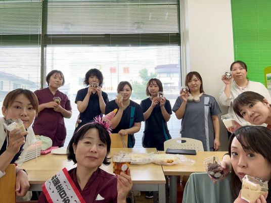 スタッフ集合の食堂  