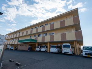 広々とした明るい外観