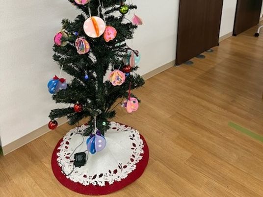 飾り付けた廊下  