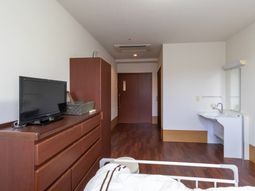 明るい居室の一角