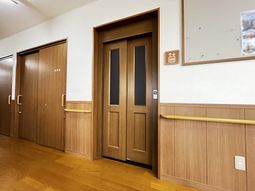 木目のある廊下部分