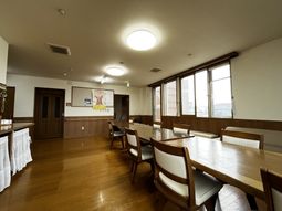 日差しが差し込む部屋