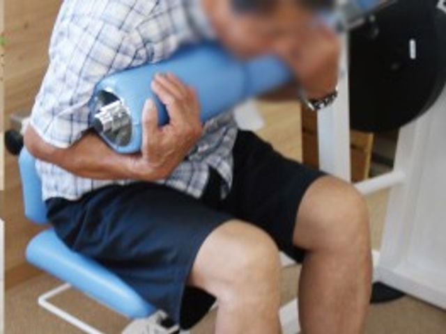 フィットネス機器の利用 機能訓練室 手軽に体を動かせるスペースがあり、日常的な健康づくりが行えます。リラックスしながら運動を楽しめます。