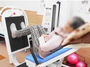 足の運動をする機能訓練室