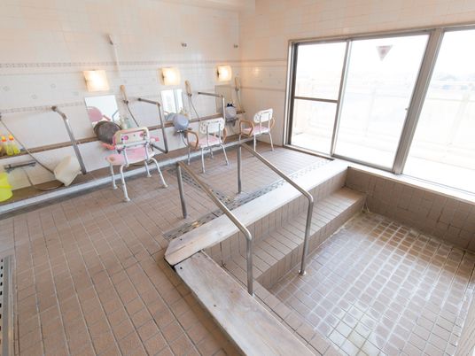 利用者の入浴サポート浴室