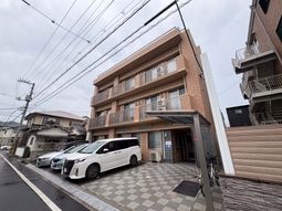 建物正面の外観  