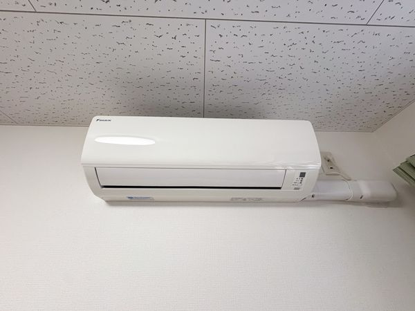 壁掛けエアコン  