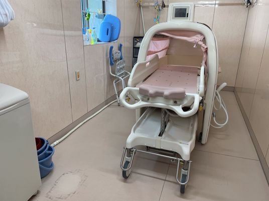 介護用床がセットされた居室