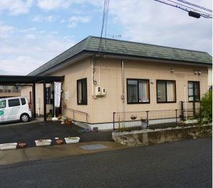 静かな住宅街の外観