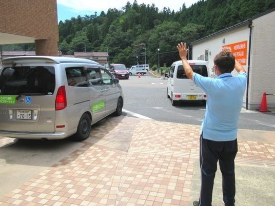 送迎時の屋外  