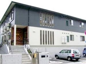 施設の外側と駐車場