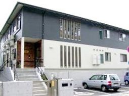 清潔感のある建物正面