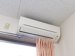 室内のエアコン設置例