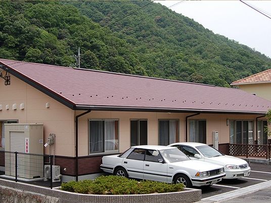 山並み前の平屋外観  