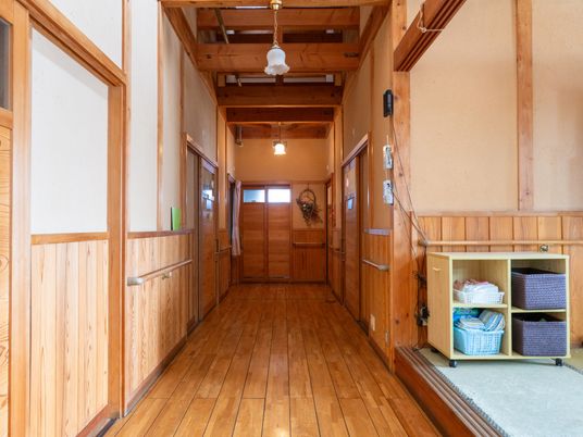 温かみのある廊下