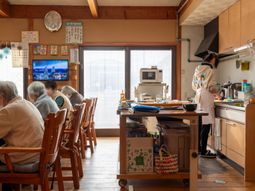 食事の準備をするキッチン