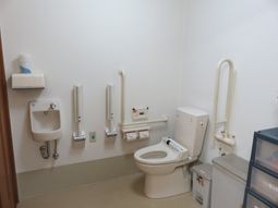 バリアフリーなトイレ設備
