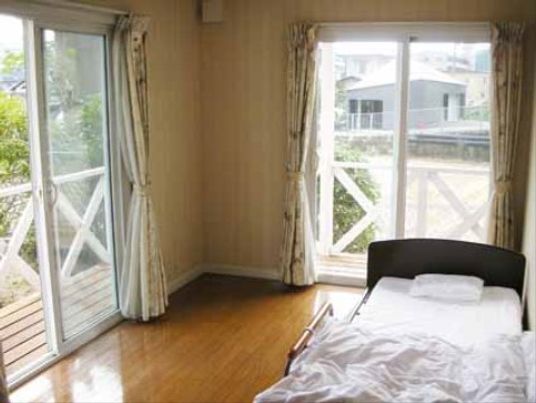 ゆったりした個室の居室