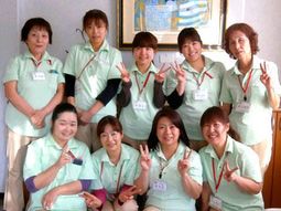 明るいスタッフの集合