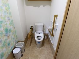 バリアフリーのトイレ設備
