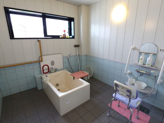 清潔な浴室スペース