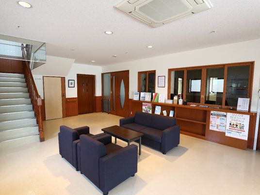 応接セットのあるロビー