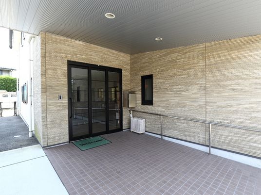 清潔感のあるエントランス