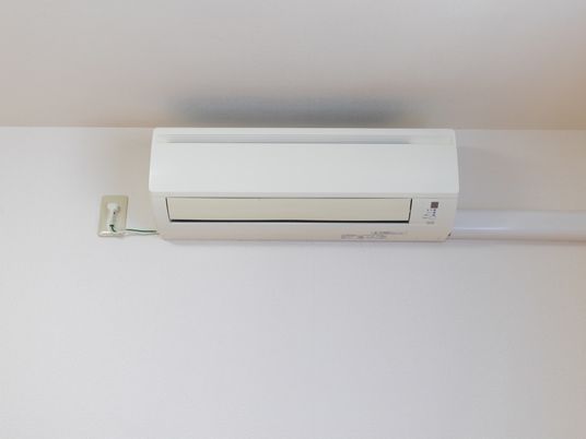壁掛けエアコンの設置 