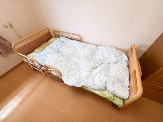 ベッドのある居室