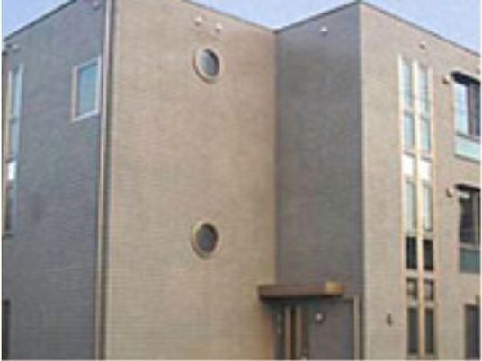 モダンな建物の外観