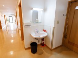 清潔な洗面所の一角