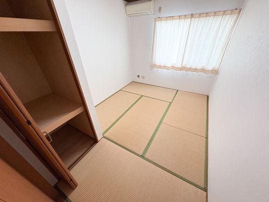 畳敷きの部屋