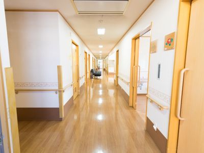 廊下の明るい様子