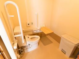 バリアフリーなトイレ空間