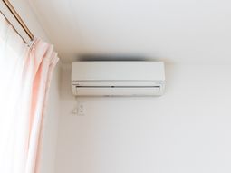 エアコンが設置された室内