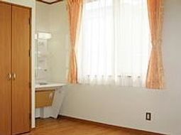 清潔感のある明るい居室