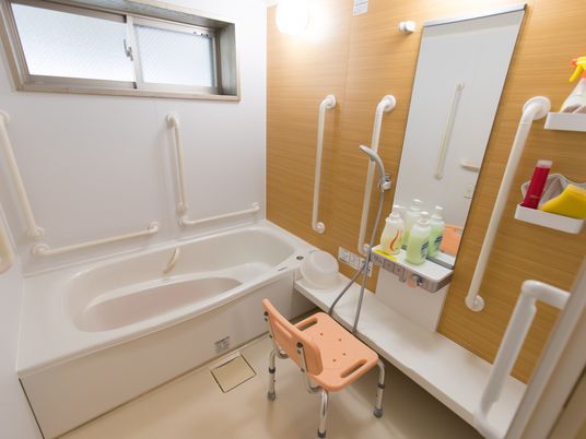 バリアフリーの快適浴室