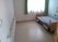手すり付きの居室  