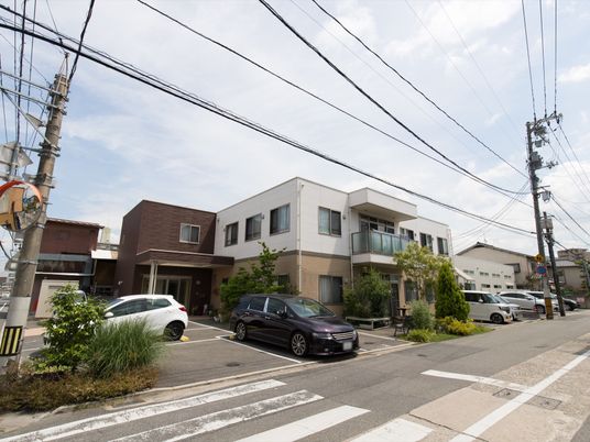 都市風景と建物外観