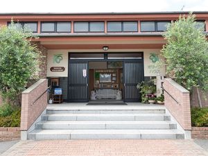 清潔感のある明るいエントランス